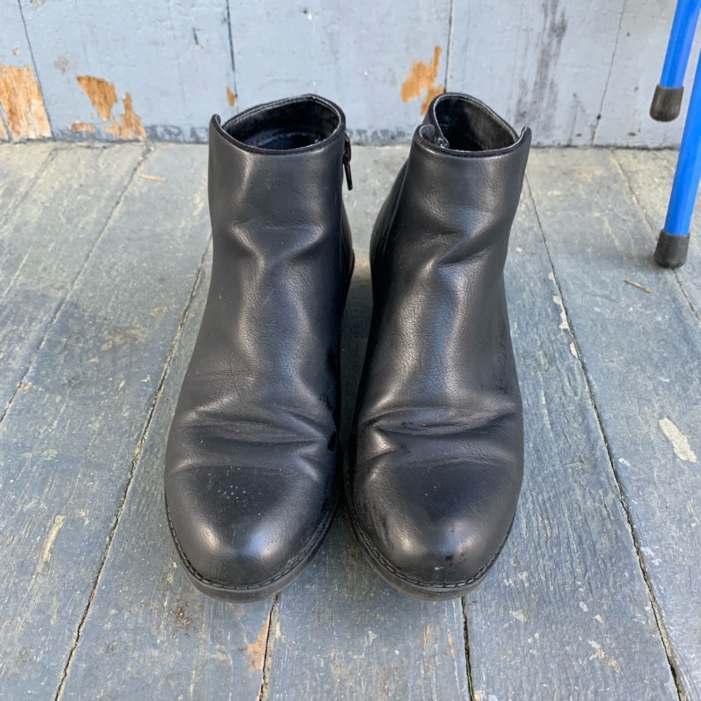 Women’s black ankle booties